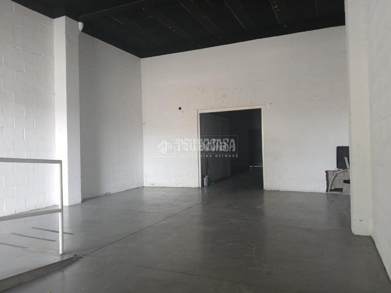 Foto 32e8bd58-81df-43c2-b5f1-3380f8c486d8. Local comercial  en venta en Parque Alcosa Sevilla