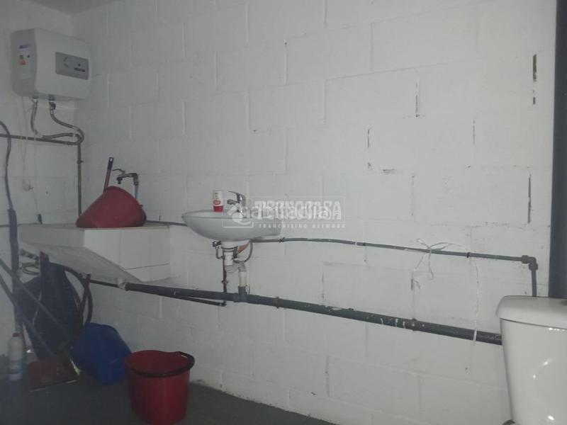 Foto 7214d66b-de46-46cf-b059-942063dbd9d9. Local comercial  en venta en Parque Alcosa Sevilla