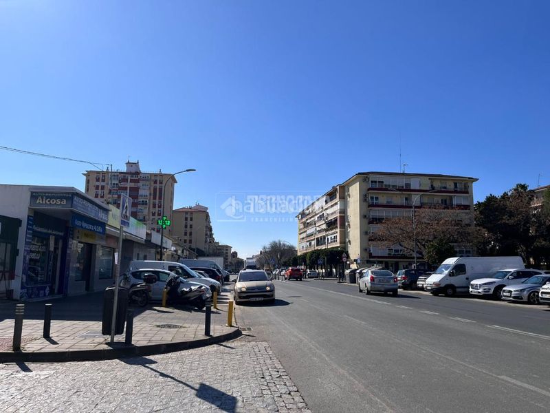 Foto a92071e5-c8a4-4093-8aa2-ff3c5512a80b. Local comercial a Parque Alcosa Sevilla