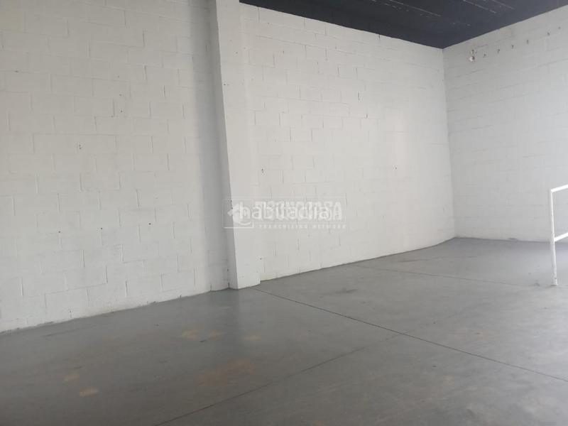 Foto bf5b81fe-a099-40ba-b1c1-01fcbc1bf008. Local comercial  en venta en Parque Alcosa Sevilla