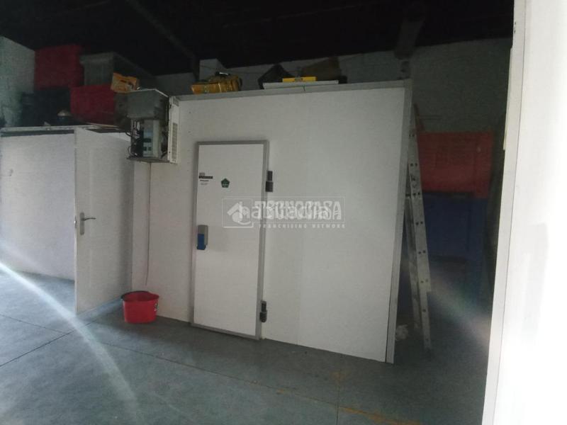 Foto 16337783-c72b-4e45-8715-4c55e1bf37f7. Alquiler local comercial  en alquiler en Sevilla