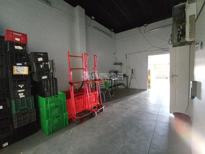 Foto c2e024ba-0606-4a51-bdf0-2d75a2f2b2ac. Alquiler local comercial  en alquiler en Sevilla