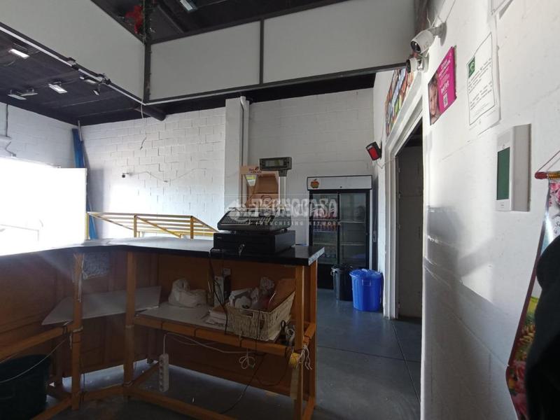 Foto c72414eb-1813-458d-b301-73214e6fc4df. Alquiler local comercial  en alquiler en Sevilla
