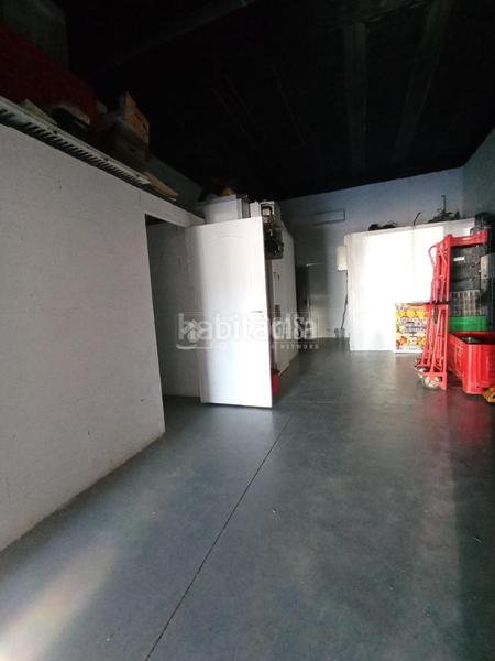 Foto 516d3a70-b83d-466a-ba36-5a24b300fff9. Location local commercial dans Parque Alcosa Sevilla