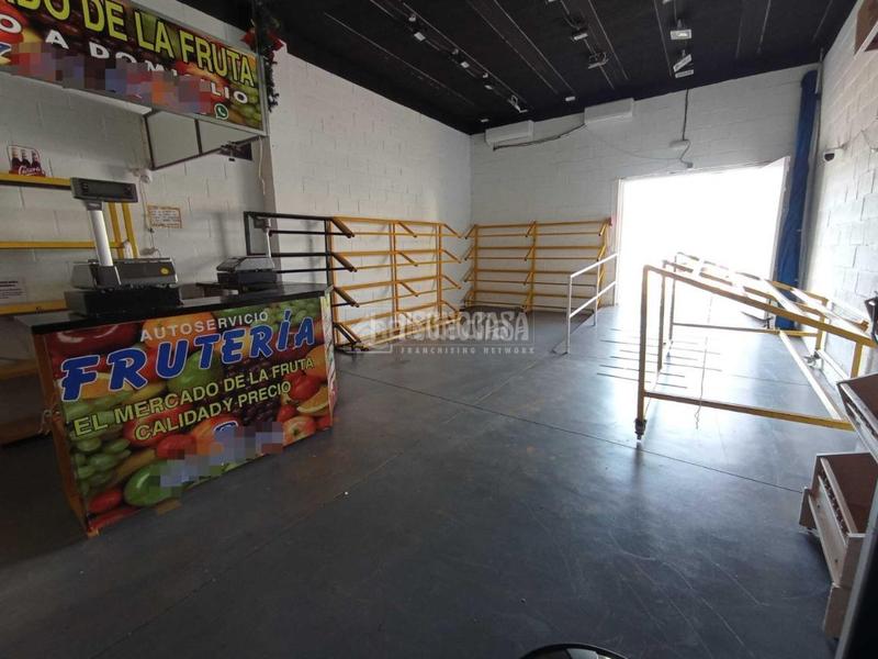 Foto 9d5778c7-a440-447e-8f76-e66bde14c8e8. Rent business premise in Parque Alcosa Sevilla