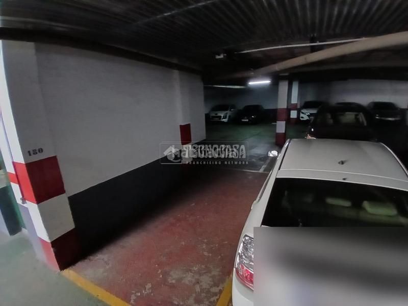 Foto 628adc20-3b86-48a9-a6c0-2eddaaac4b37. Parking coche boxplaza de garaje en venta en Parque Alcosa Sevilla