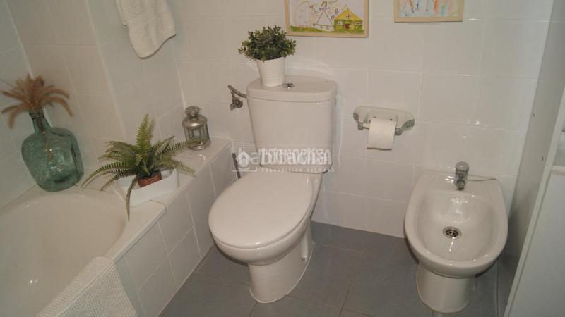 Foto 63ec10b0-c5cc-4979-bd55-1190098a1189. Piso  en venta en Parque Alcosa Sevilla