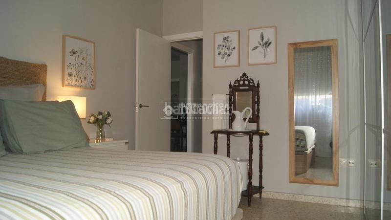 Foto d60f187f-79f1-4a0e-932f-1ec42562a0d6. Piso  en venta en Parque Alcosa Sevilla