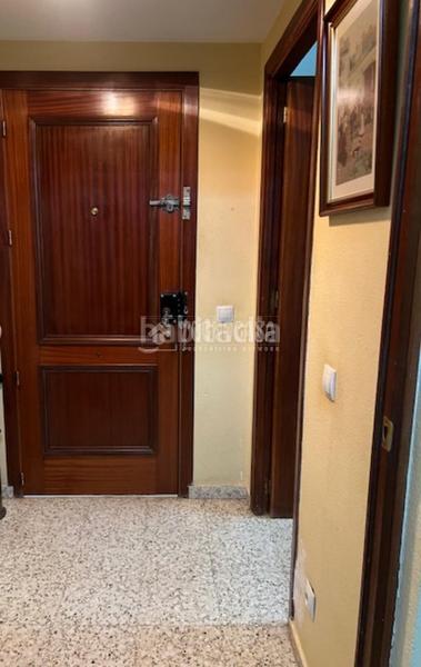 Foto 0416120b-9912-4de4-b73f-66c612c4d2fe. Appartamento con riscaldamento in Parque Alcosa Sevilla