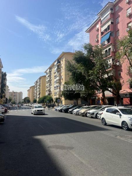 Foto 85e1df60-0410-4efc-b5be-c3f3fe5338f4. Appartamento con riscaldamento in Parque Alcosa Sevilla