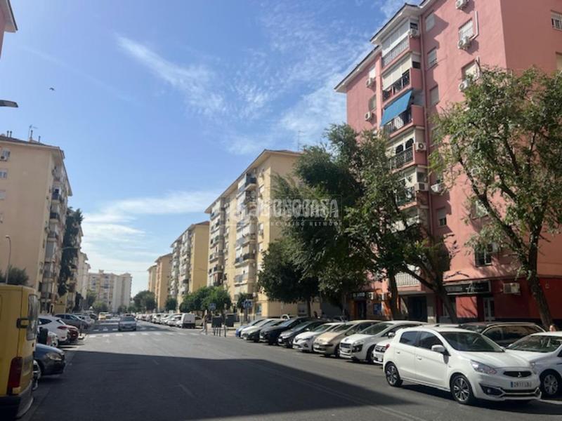 Foto 8dc4344b-73cf-4bb4-b2be-04b0b6cad821. Appartamento con riscaldamento in Parque Alcosa Sevilla