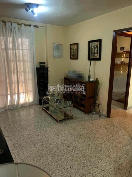 Foto ed7d27eb-6f7a-4a8c-be5b-c0d4add0649e. Appartamento con riscaldamento in Parque Alcosa Sevilla