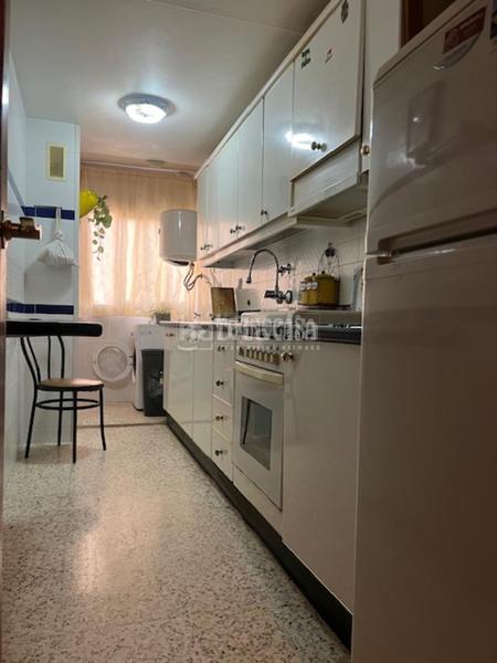 Foto fbf02ca6-574b-451b-84e9-767a8cbb1476. Appartamento con riscaldamento in Parque Alcosa Sevilla