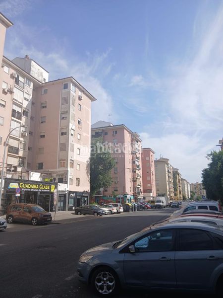 Foto 5fcba7f5-96f0-4c33-96fa-5201a27106c1. Pis a Parque Alcosa Sevilla