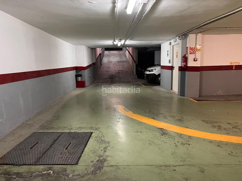 Foto ab5b9555-f276-4f57-b8c4-72cedf7c70b7. Aparcament de moto a Centro Huelva