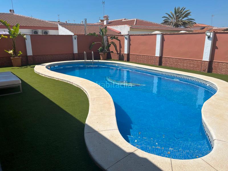 Foto 271565d3-f840-4d06-926c-a5d32b978580. Xalet amb xemeneia calefacció piscina a Centro - Torre de la Higuera Almonte