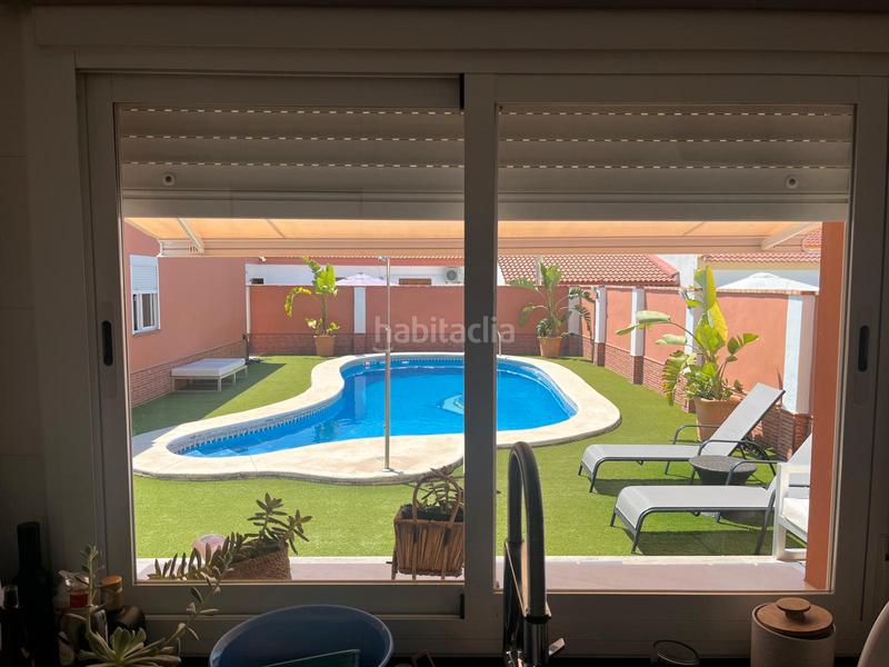 Foto ee4a9050-acd2-4665-9204-10b324ebfea2. Xalet amb xemeneia calefacció piscina a Centro - Torre de la Higuera Almonte