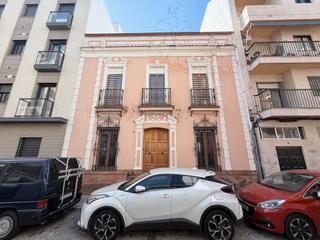 Casa  Calle ricardo velázquez. Casa en venta en pleno centro de huelva