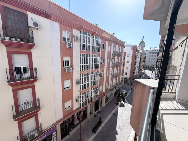 Foto 3ea4a8bc-4ae2-4db8-8928-30f23d9c10d3. Pis a Centro Huelva