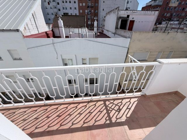 Foto 6255f5df-06b0-40e8-b77b-ec891e58bceb. Rent flat with heating parking in Centro Huelva