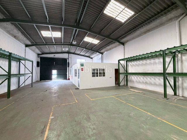 Foto 2b297ecf-3788-4499-87f0-8eac89f863f0. Nau industrial a Nuevo Parque - Los Rosales - Tráfico Pesado Huelva