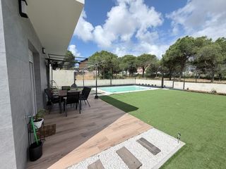 Chalet  Calle sierra de gredos. Chalet en venta en calle sierra de gredos, monacilla.
