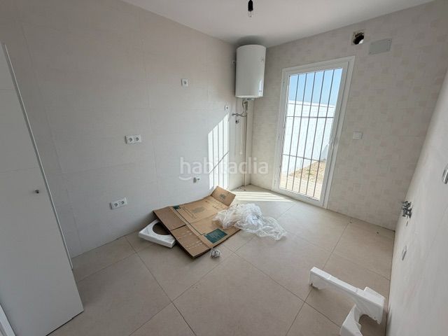 Foto 05d7c522-a7b4-43cf-878c-394bf33a5f33. Casa amb aparcament a Manzanilla