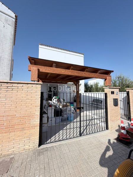 Foto a440685e-1d94-47b0-b518-f684674527b6. Casa amb aparcament a Manzanilla