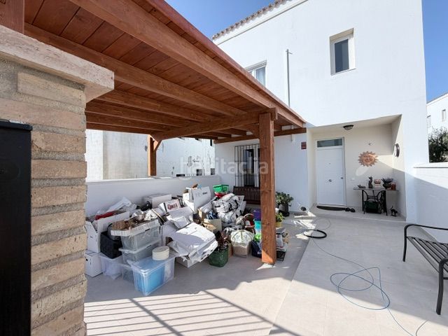 Foto c23ac615-2059-40e7-b95b-0d794682cc54. Casa amb aparcament a Manzanilla