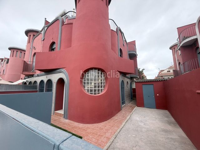 Foto 8a057217-6d62-49b5-819a-e6f0cc97e4ec. Casa adossada amb xemeneia aparcament a Corrales Aljaraque