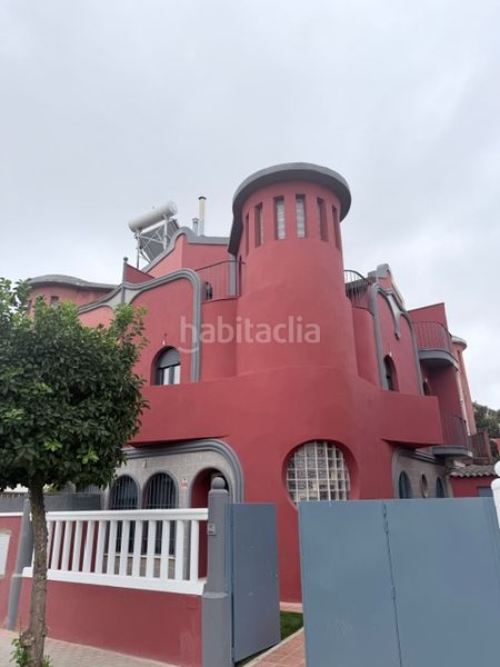 Foto d91418b3-aa0a-4544-99a0-555dce4836e2. Casa adossada amb xemeneia aparcament a Corrales Aljaraque