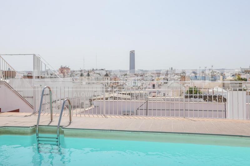 Foto 3df3d7e1-e357-46d6-bf84-1f1bd955a43c. Etagenwohnung mit heizung pool in Alfalfa - Santa Cruz Sevilla