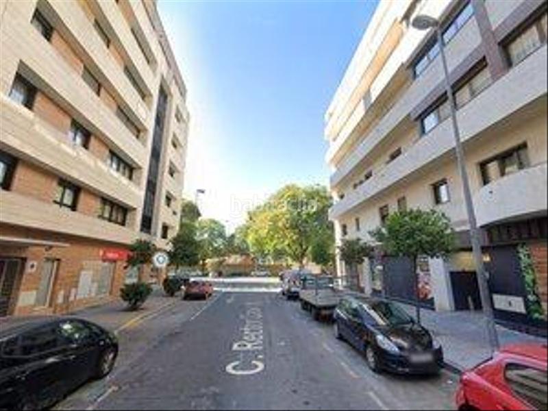 Foto 5b461384-8a7a-4a0d-ac1f-e00b1f2ca1d8. Parking voiture dans Parque María Luisa -Giralda Sur Sevilla