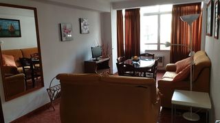 Rent Flat in El Torrejón - El Cerezo. Macarena doctor fedriani. excelente vivienda de 3 dormitorios so