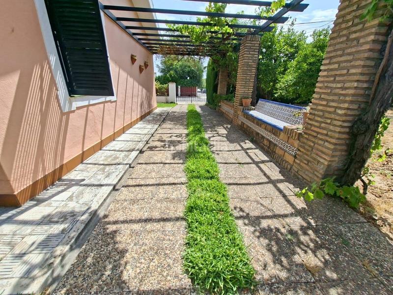 Foto 31eac702-baec-449d-9437-30850b9f4322. Chalet aljarafe, espartina. excelente chalet individual en urbanización privada se vende. en Espartinas
