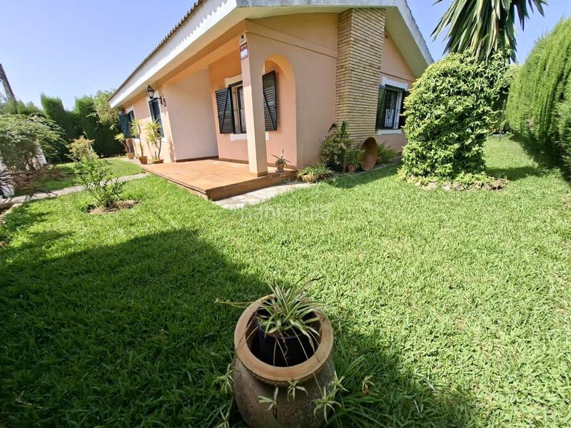 Foto 72edab12-ed02-44eb-ad69-773ead2e84b0. Chalet aljarafe, espartina. excelente chalet individual en urbanización privada se vende. en Espartinas