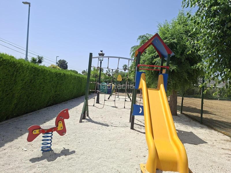 Foto b9f7244e-8d4c-43d1-93ca-631fd8bbeba0. Chalet aljarafe, espartina. excelente chalet individual en urbanización privada se vende. en Espartinas