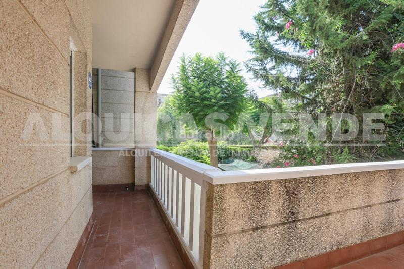 Foto 12da7347-ef70-4ba7-af1d-df9f14b77ba1. Alquiler piso tomares. excelente vivienda en zona residencial con piscina y plaza de garaje. en Camas