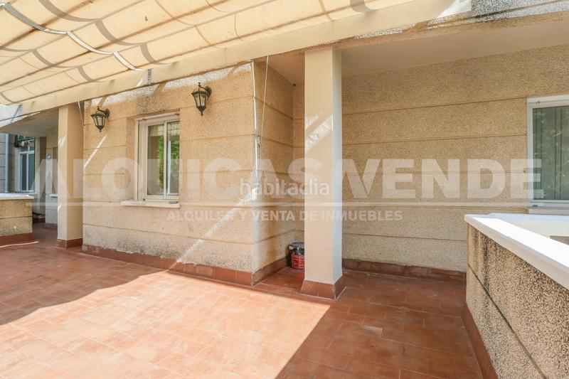 Foto 34817d3a-2810-43f4-9fde-e6c7e785e92c. Alquiler piso tomares. excelente vivienda en zona residencial con piscina y plaza de garaje. en Camas