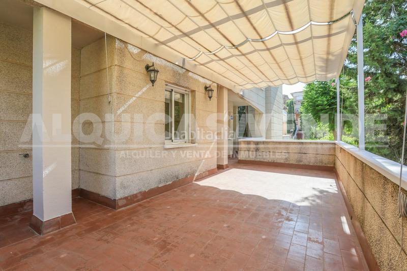 Foto 80984077-636f-44fc-800c-37aa83913bd6. Alquiler piso tomares. excelente vivienda en zona residencial con piscina y plaza de garaje. en Camas