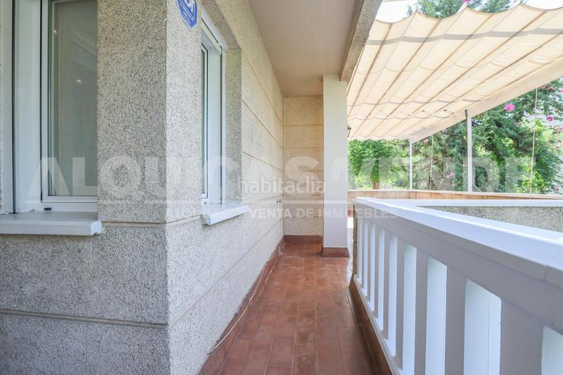 Foto aa17b5f4-2ab5-40d6-8779-242f378be664. Alquiler piso tomares. excelente vivienda en zona residencial con piscina y plaza de garaje. en Camas