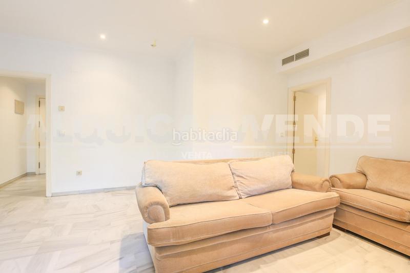 Foto c810770d-681b-4d08-b593-dc77b082043a. Alquiler piso tomares. excelente vivienda en zona residencial con piscina y plaza de garaje. en Camas