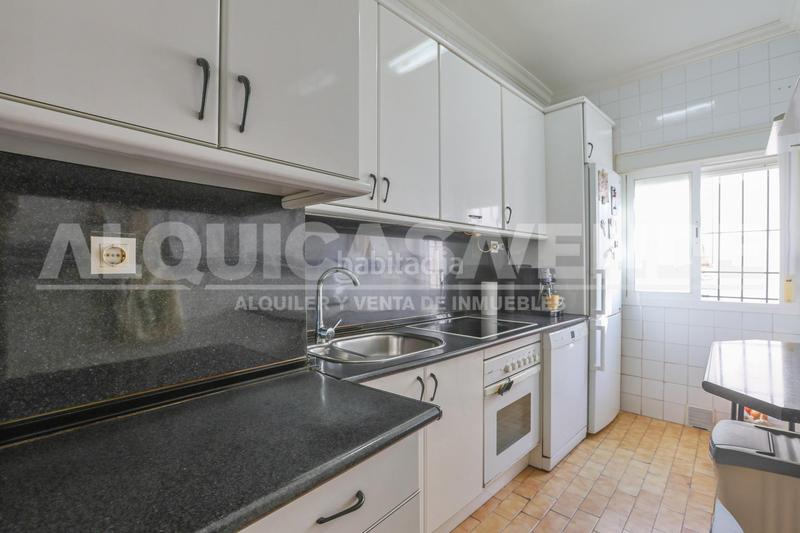 Foto 8428d272-19ea-4175-971e-3efeebe2b2b4. Etagenwohnung in Feria Sevilla