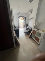 Miete Dachwohnung in Feria. Centro feria. coqueto estudio dúplex ático junto mercado de la z