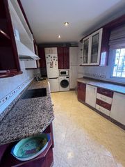 Miete Etagenwohnung in Colores -  Entreparques. Sevilla este. excelente vivienda amueblada de 3 habitaciones 2 b