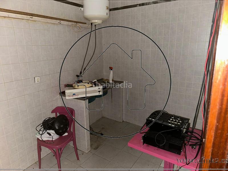 Foto fc62bd2e-d106-4935-9435-6a3cee49e637. Lloguer local comercial a isaac peral a Centro Huelva