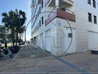 Lloguer Local Comercial a Villa de madrid. Alquiler de local comercial en bruto zona pescaderia  209m2