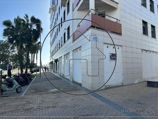 Lloguer Local Comercial a Villa de madrid. Alquiler local comercial en esquina ideal para implantación corp
