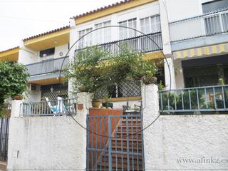 Maison à Fragata. Adosado en punta umbría y plaza de garaje