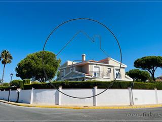 Maison  Encina. Chalet de esquina dehesa golf,  fantástica ubicación.